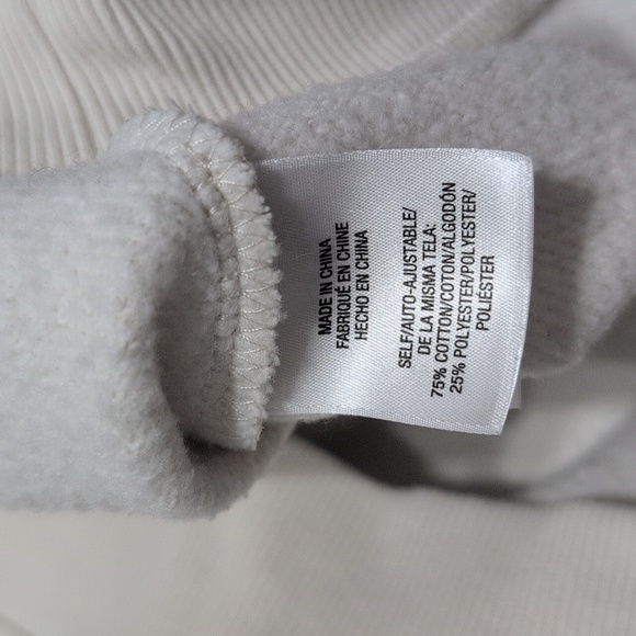 Favorite Aunt by Favorite Daughter Sweatshirt Size Small - Picture 13 of 14